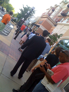 clarendon_apple_store_line